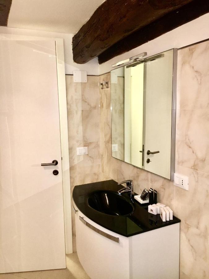 Apartament Mirrors Wenecja